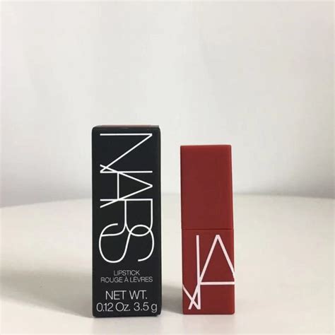 From day to night: versatile looks with Nars Magic Hollghock.